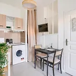 Beautiful 1 Bedroom Apartment - 15 District
