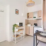 Beautiful 1 Bedroom Apartment - 15 District