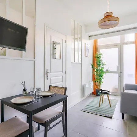 Beautiful 1 Bedroom - 15 District Appartamento Parigi